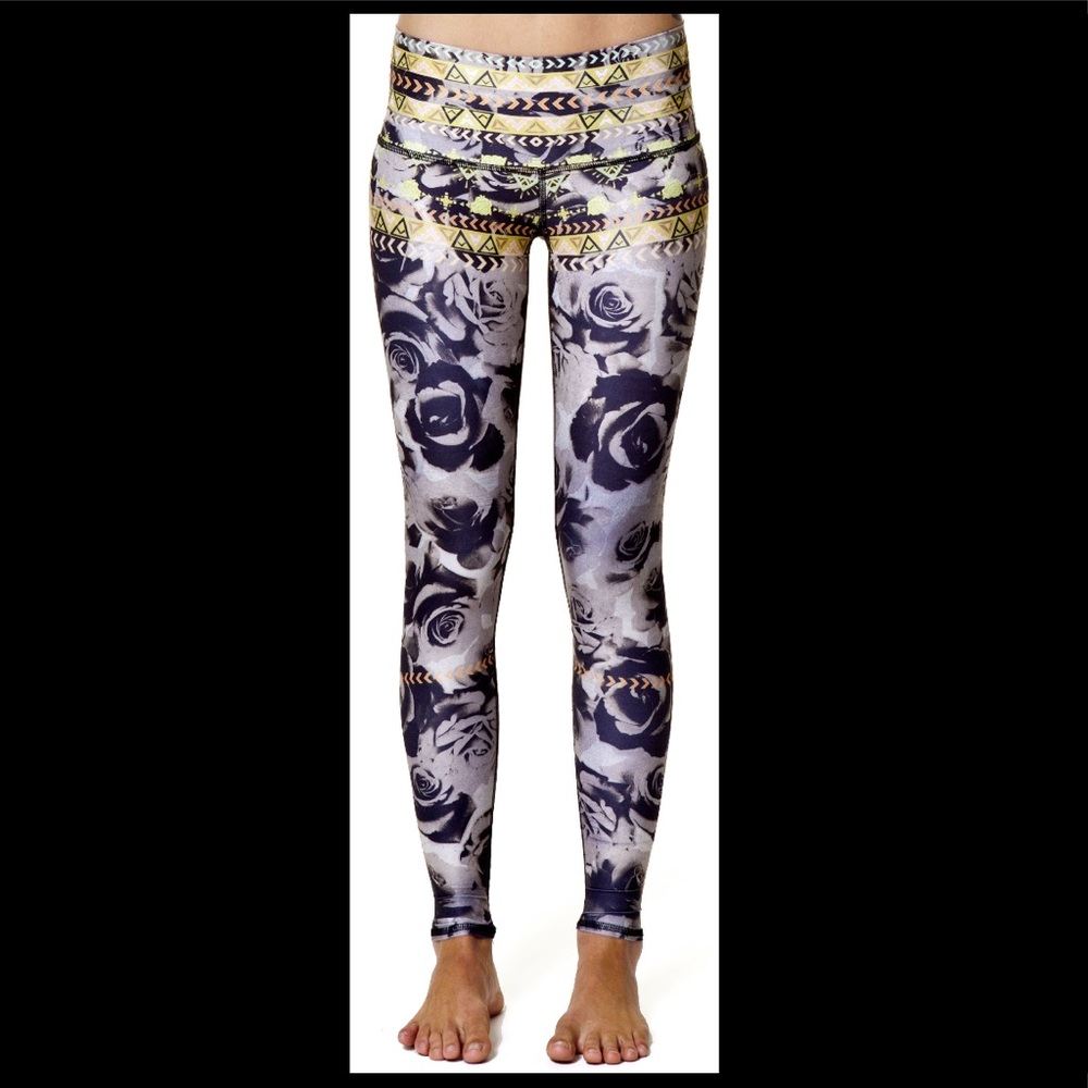Teeki ⚡️Desert Rose⚡️ Hot Pants